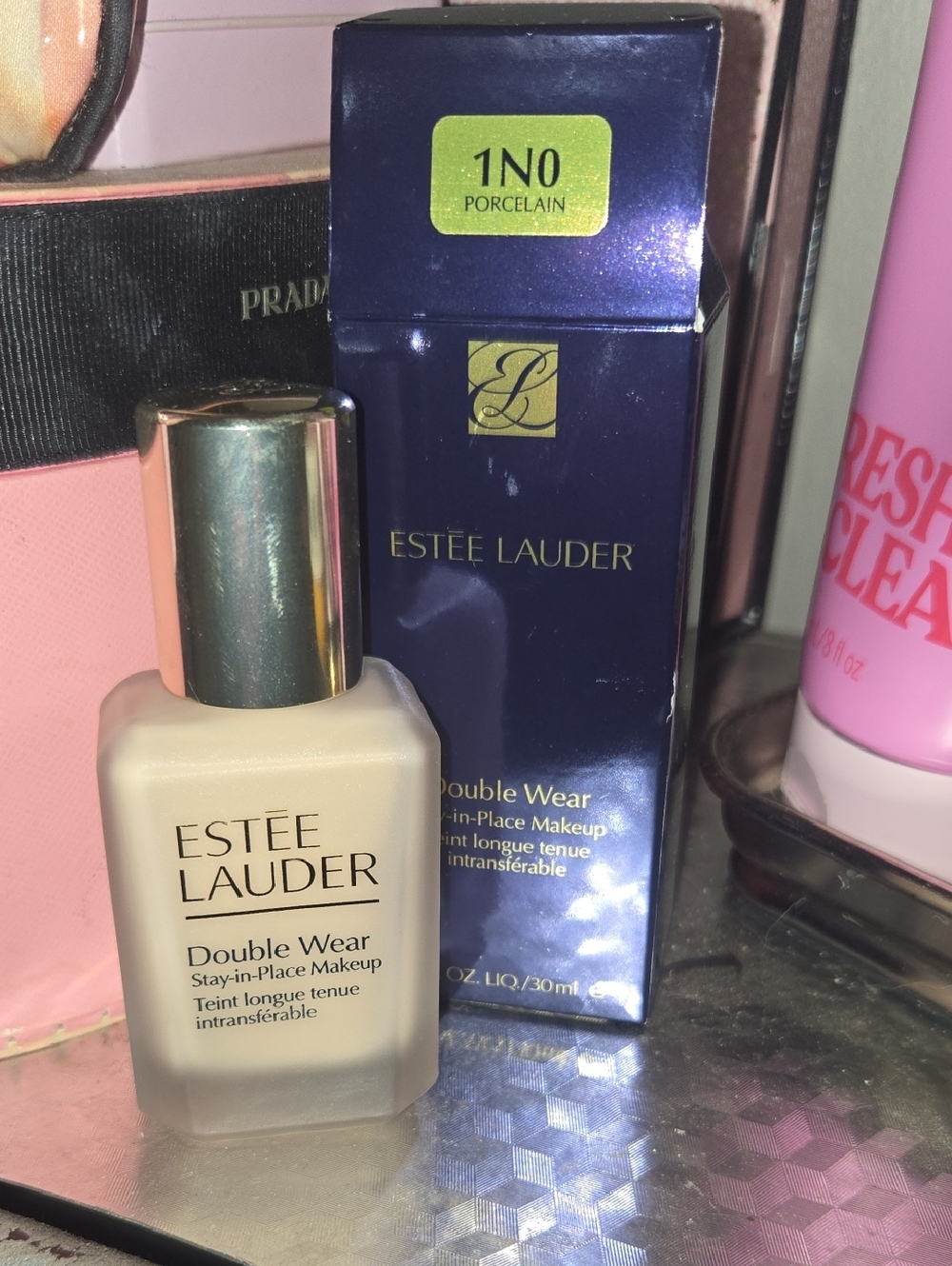 Estee Lauder Double Wear Stay in place, makeup (1N0 Porcelain) - Picture 4 of 10
